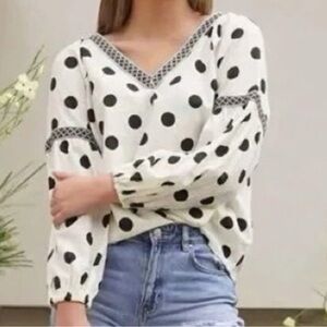 Skies are Blue Linen Blend Vneck White Black Polka Dot Blouse Size Medium